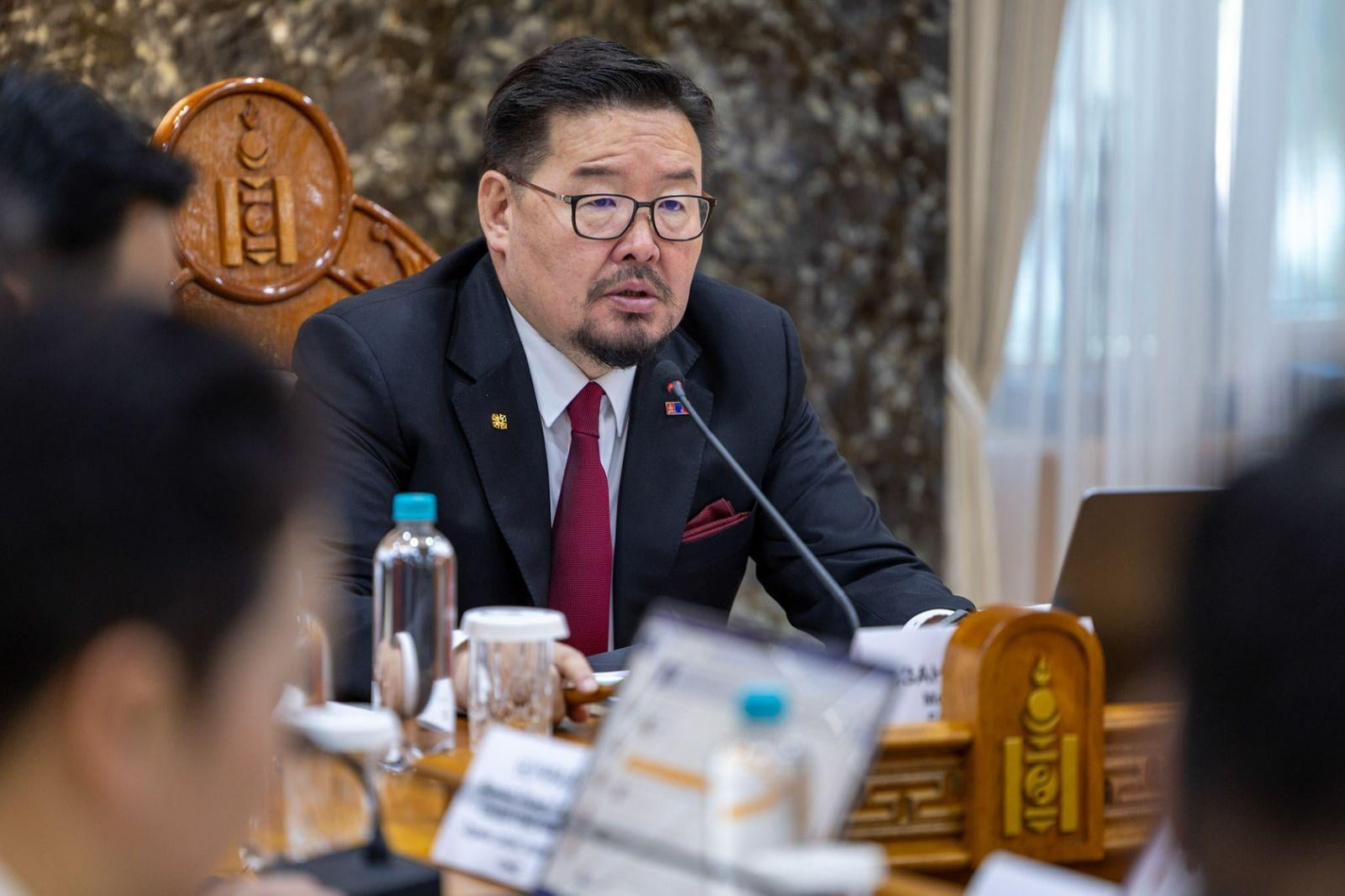 Ерөнхий сайдыг огцруулах асуудлыг хэлэлцэх хуулийн хугацаа өнөөдөр 13:00 цагт дуусна